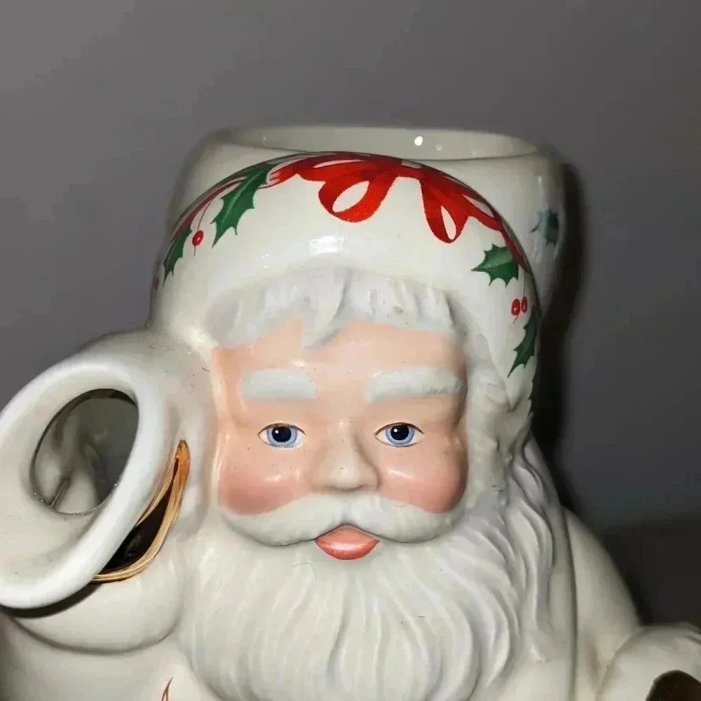 LENOX HOLIDAY PORCELAIN‎ SANTA PITCHER Vintage 1999  Holly Berries Gold Trim 9